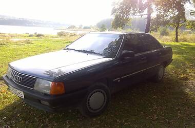 Седан Audi 100 1986 в 