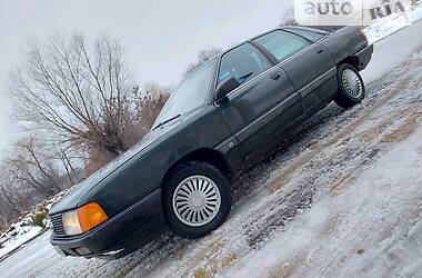 Седан Audi 100 1990 в Черновцах