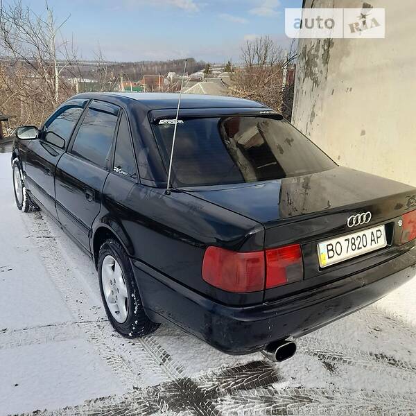 Седан Audi 100 1992 в Городку