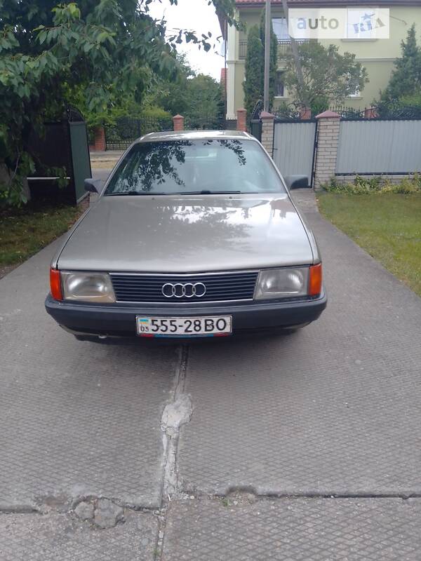 Седан Audi 100 1990 в Володимир-Волинському