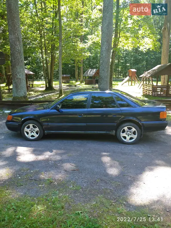 Audi 100