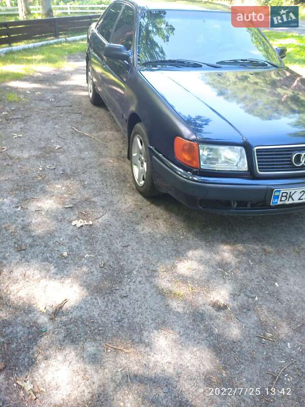 Седан Audi 100 1992 в Ровно
