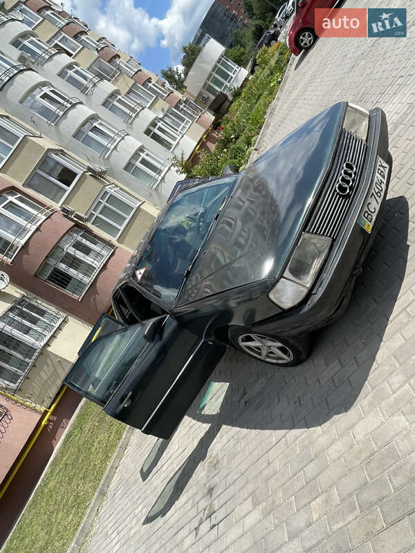 Седан Audi 100 1987 в Львові