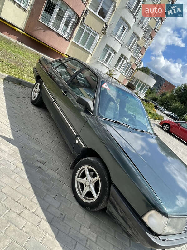 Седан Audi 100 1987 в Львові