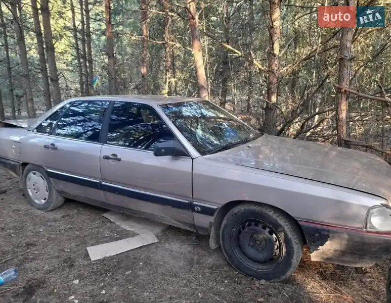 Audi 100