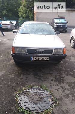 Седан Audi 100 1988 в Рівному