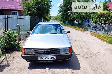 Седан Audi 100 1990 в Дубні