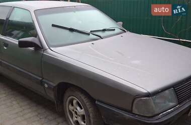 Седан Audi 100 1988 в Борщеві