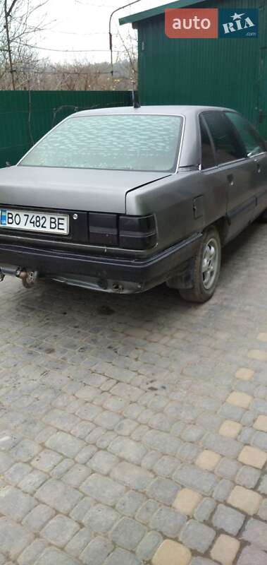 Седан Audi 100 1988 в Борщеві