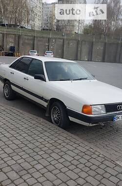 Седан Audi 100 1987 в Ровно