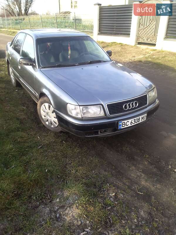 Седан Audi 100 1991 в Жовкве