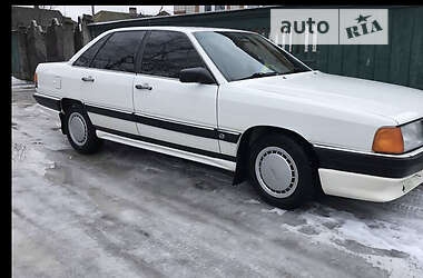 Седан Audi 100 1986 в Лебедині