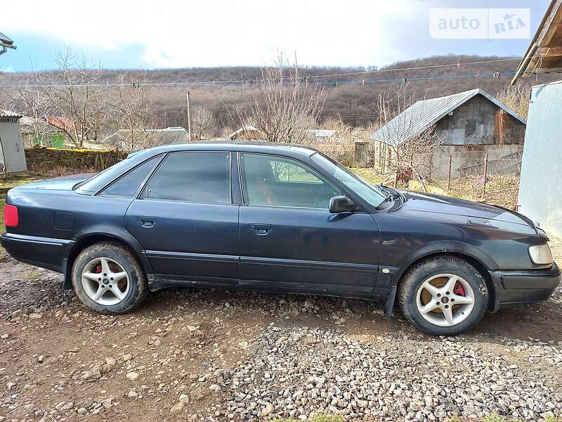 Седан Audi 100 1992 в Городенці