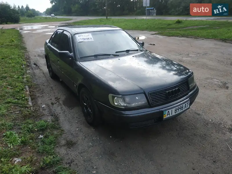Audi 100