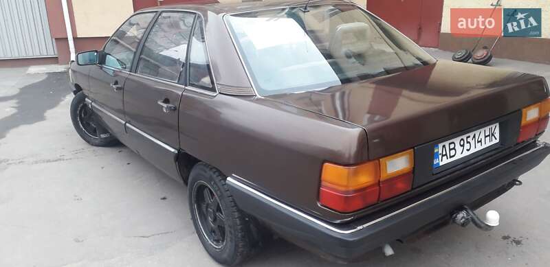Седан Audi 100 1986 в Хмельнике