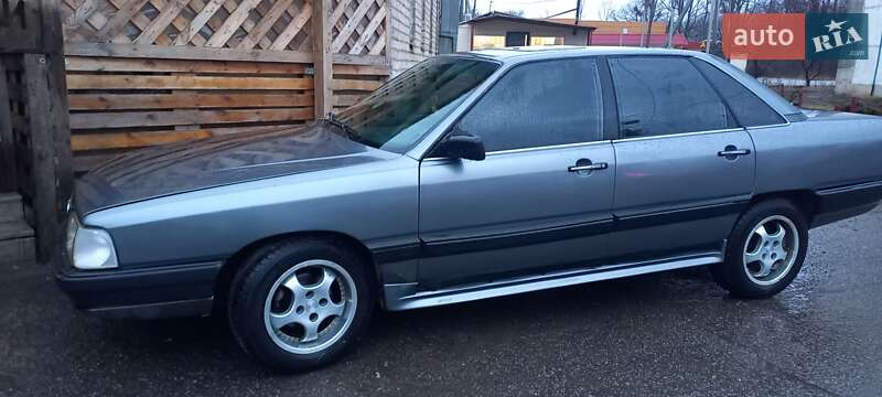 Audi 100 1985