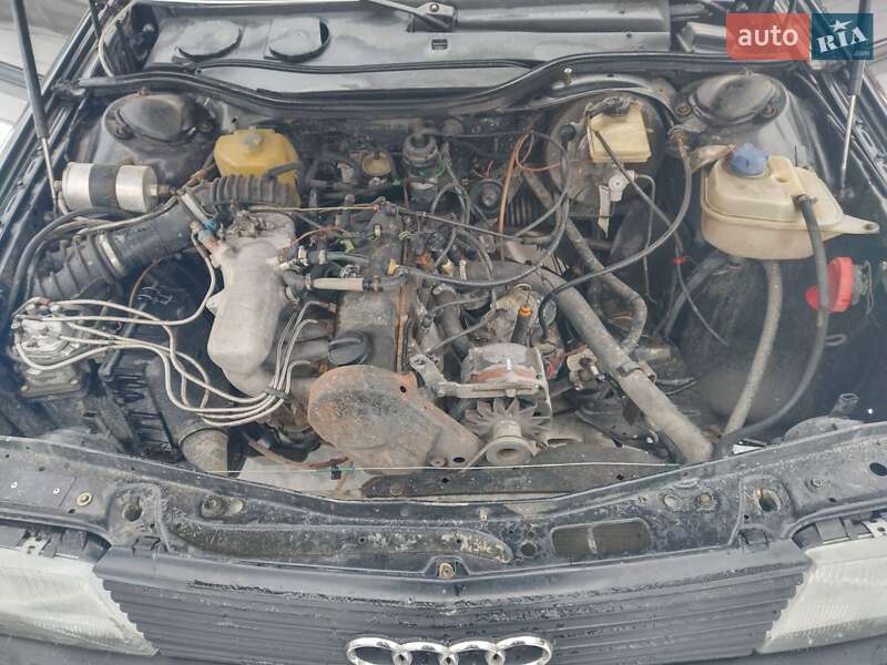 Седан Audi 100 1987 в Чернівцях