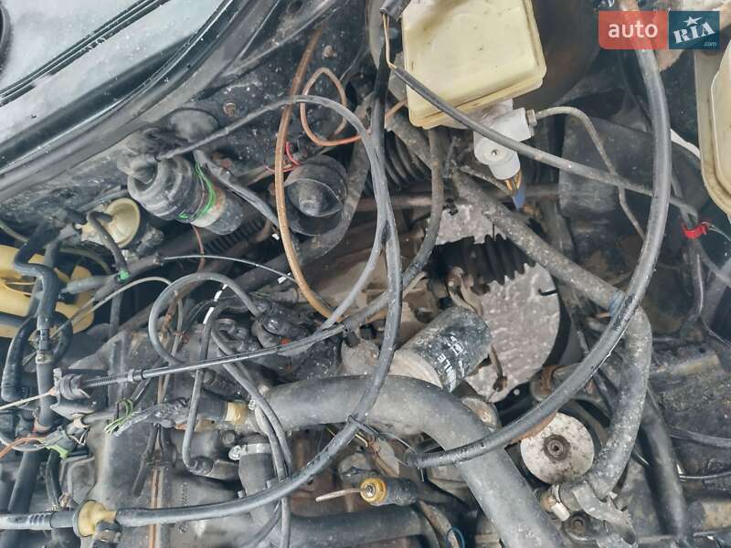 Седан Audi 100 1987 в Чернівцях