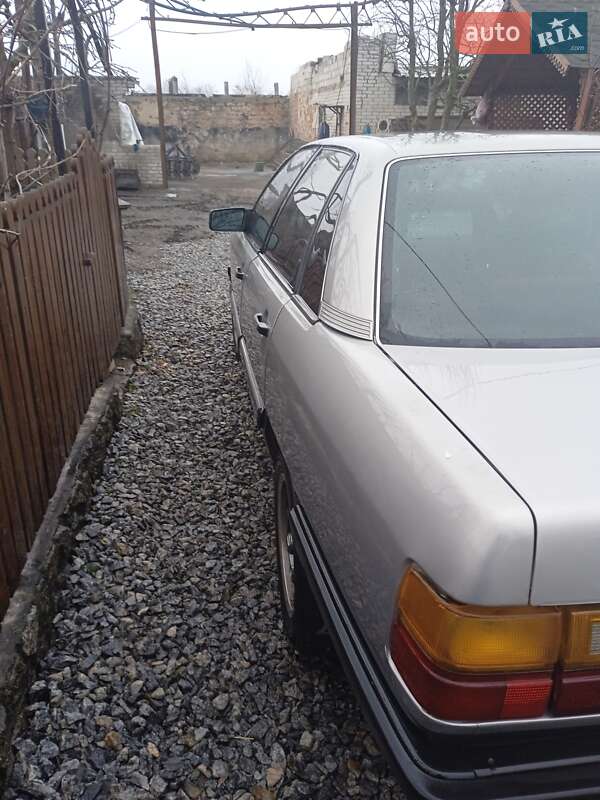 Седан Audi 100 1987 в Казатине