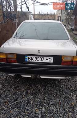 Седан Audi 100 1987 в Казатине