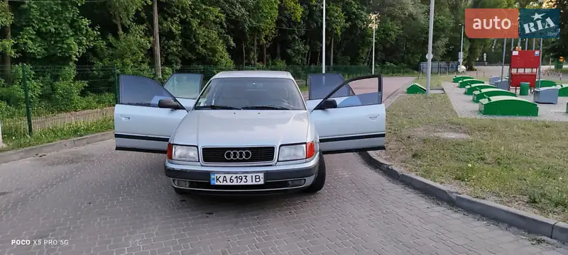 Audi 100