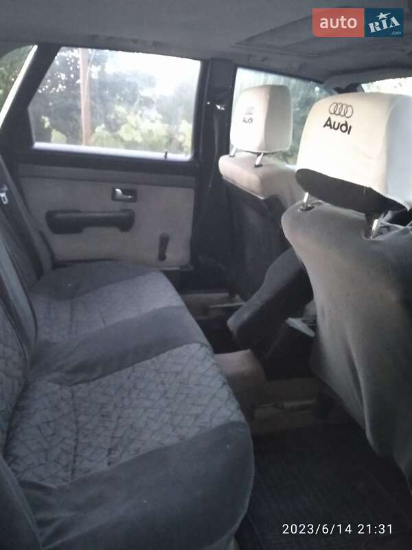 Седан Audi 100 1988 в Гоще