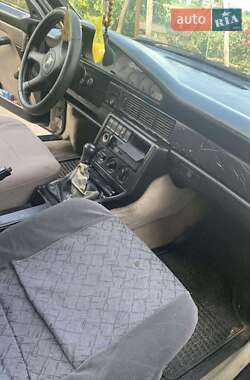 Седан Audi 100 1988 в Гощі