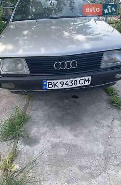 Седан Audi 100 1988 в Гоще