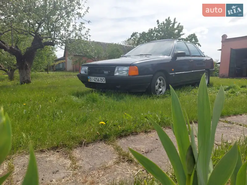 Audi 100