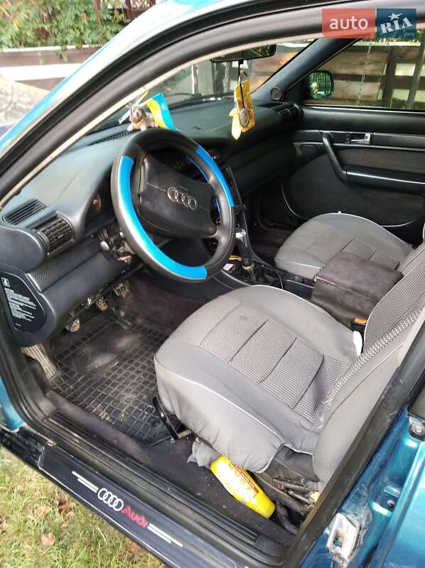 Седан Audi 100 1995 в Чорткові