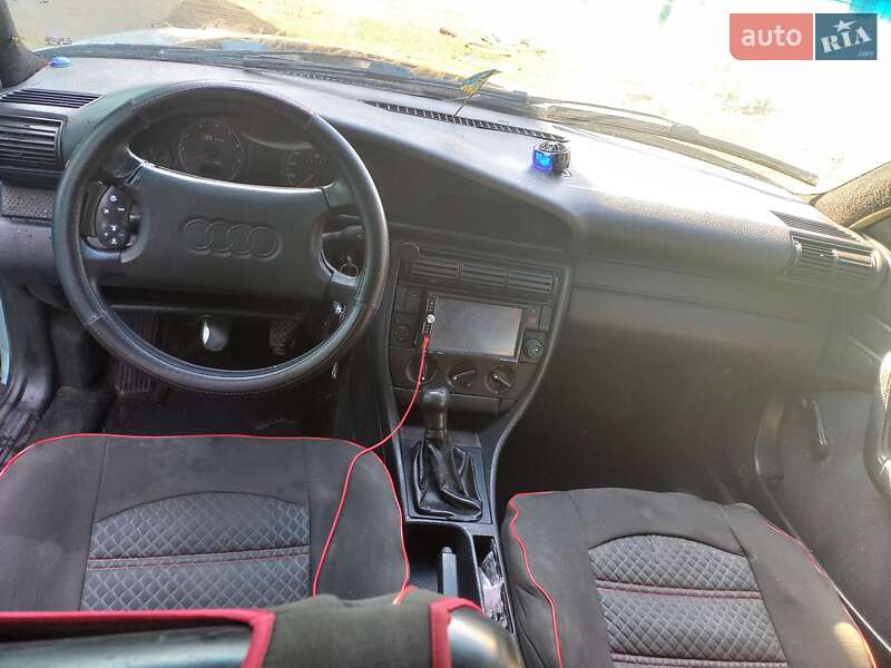 Седан Audi 100 1992 в Песчанке