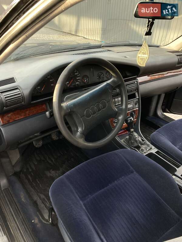 Седан Audi 100 1994 в Умані