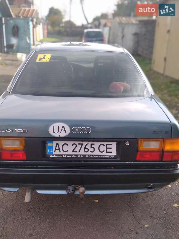 Седан Audi 100 1984 в Луцьку