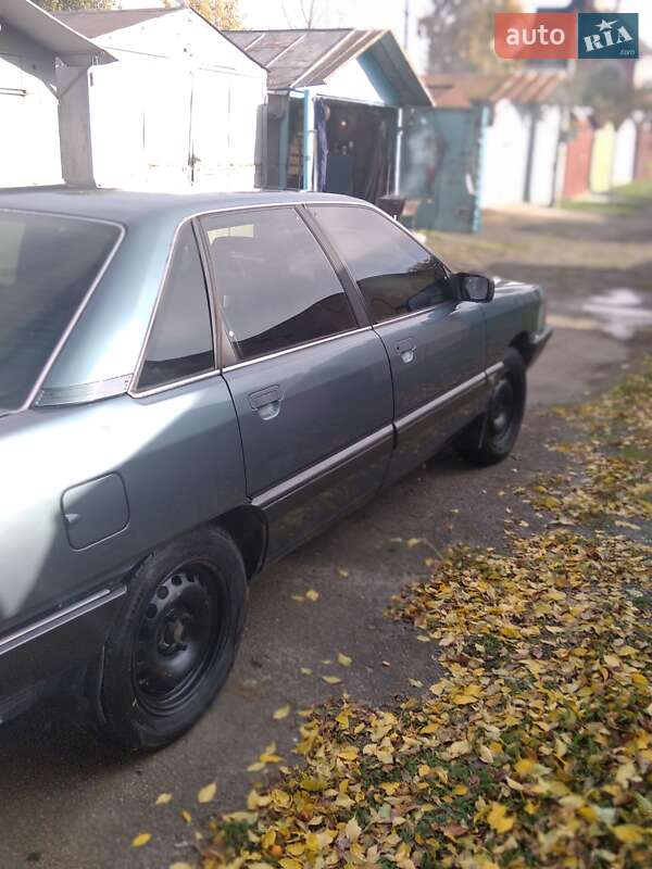 Седан Audi 100 1984 в Луцьку