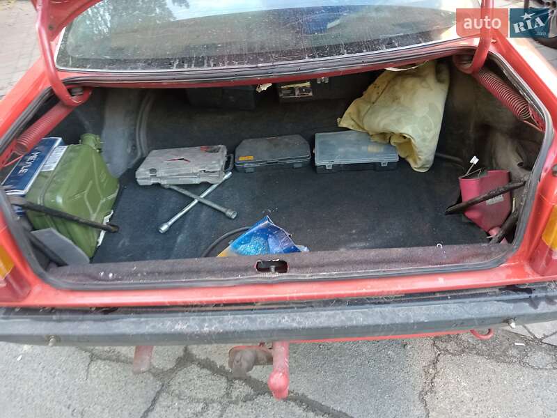 Седан Audi 100 1988 в Киеве
