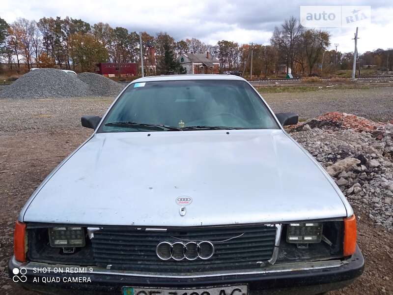 Седан Audi 100 1989 в Черновцах