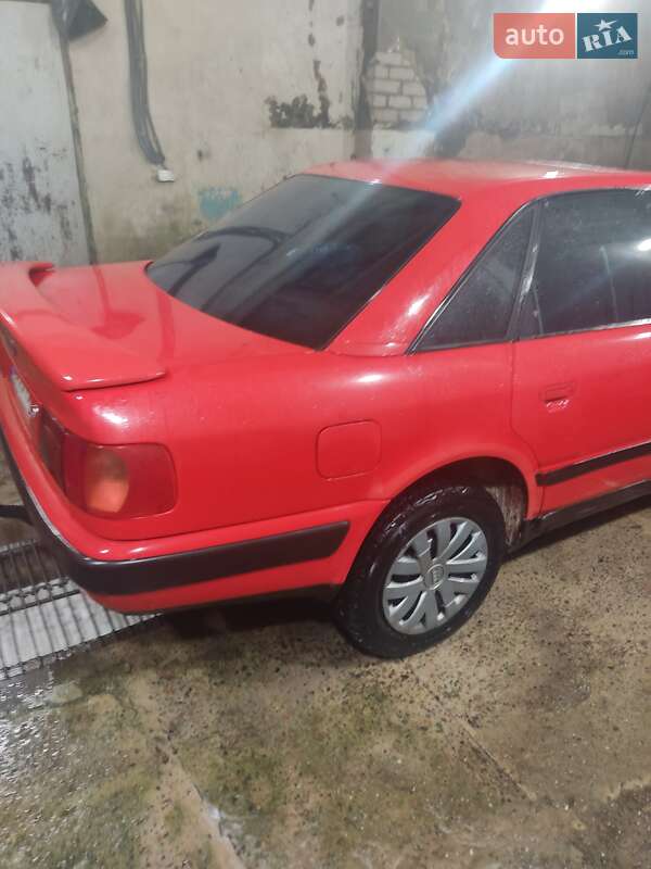 Седан Audi 100 1993 в Сновске