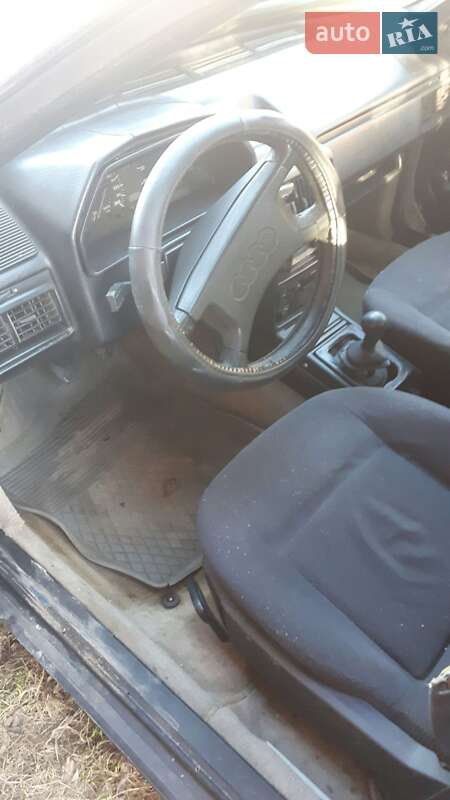 Седан Audi 100 1984 в Хусті