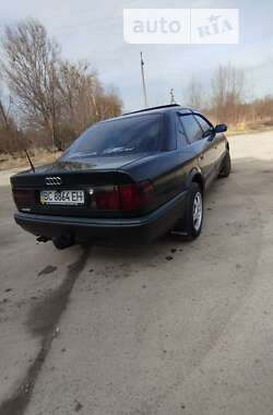 Седан Audi 100 1993 в Иваничах