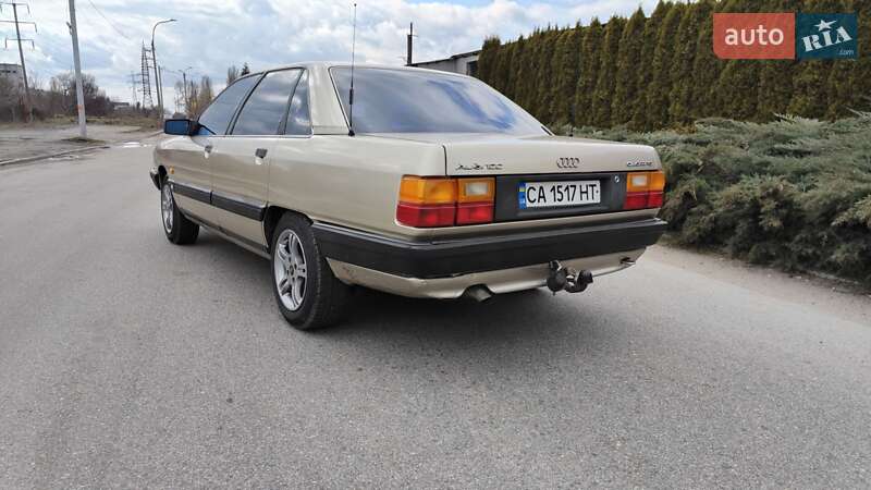 Седан Audi 100 1989 в Черкасах
