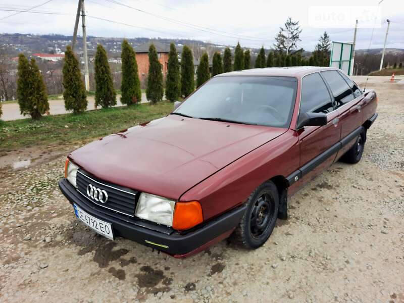 Седан Audi 100 1988 в Черновцах