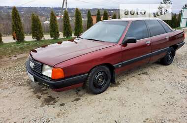 Седан Audi 100 1988 в Черновцах