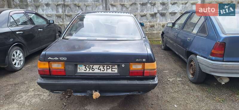 Седан Audi 100 1989 в Ивано-Франковске