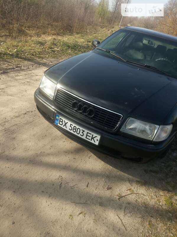 Седан Audi 100 1993 в Заречном
