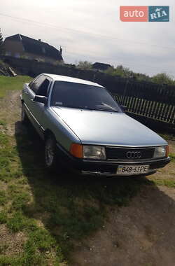 Седан Audi 100 1987 в Чопі