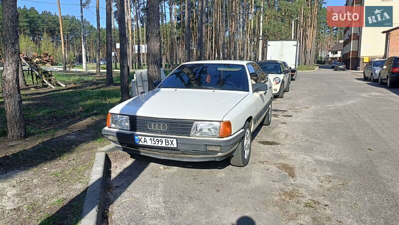 Седан Audi 100 1987 в Киеве