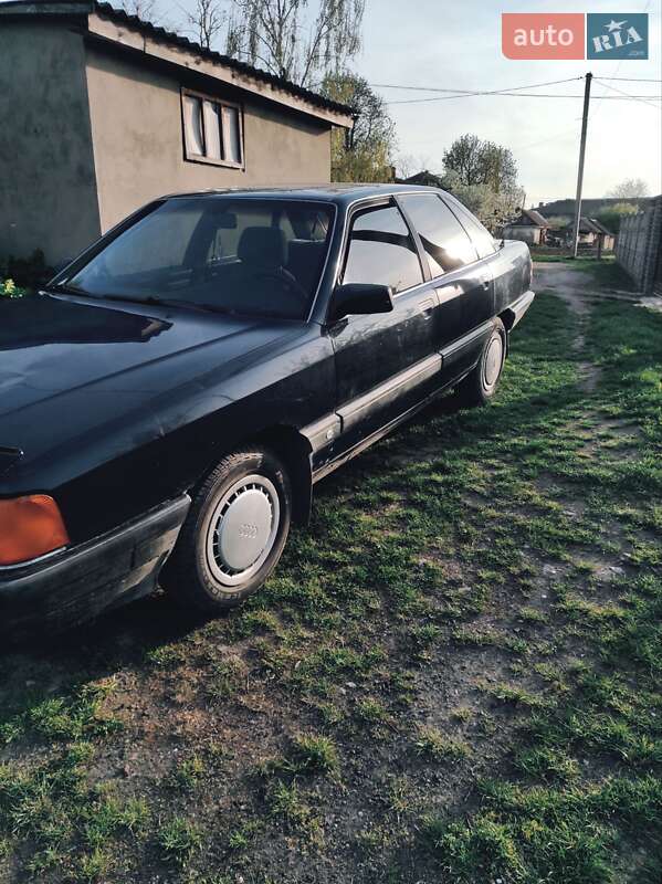 Седан Audi 100 1990 в Шепетівці