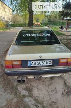 Седан Audi 100 1983 в Хмільнику
