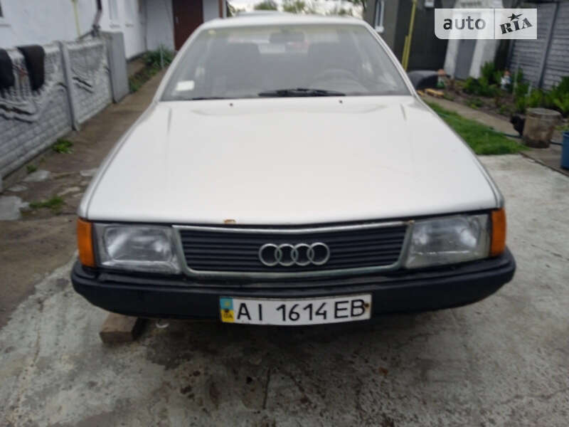 Седан Audi 100 1987 в Ставищі