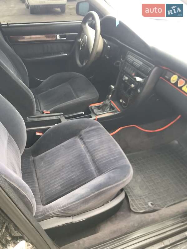 Седан Audi 100 1991 в Ровно